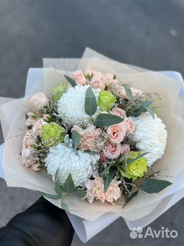 Букет с хризантемой