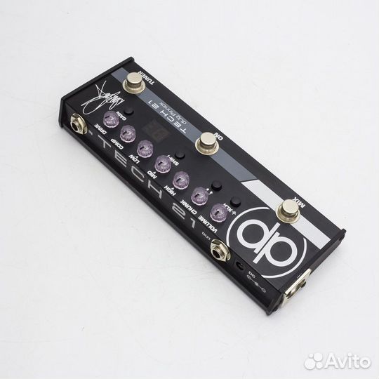 Tech 21 DP-3X DUg Pinnick Signature