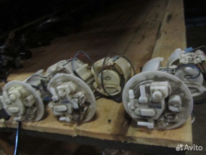 Насос топливный электрический Toyota Corolla E150