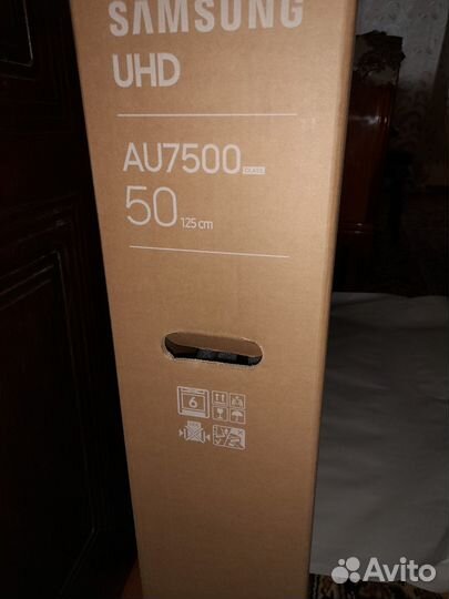 Новый смарт телевизор Samsung UE50AU7500