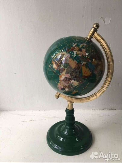 Глобус настольный, водолазный шлем, рында