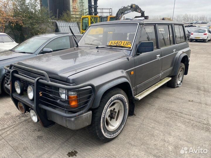 Фонарь задний левый Nissan Patrol Y60