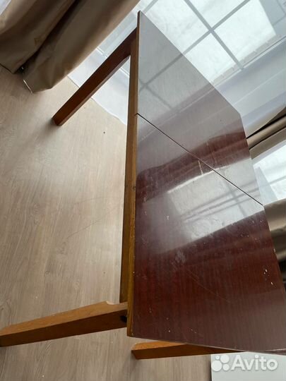 Кухонный стол из массива дерева