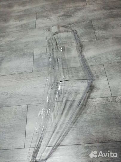 Стекло фары Toyota Corolla 180 (2014-16)