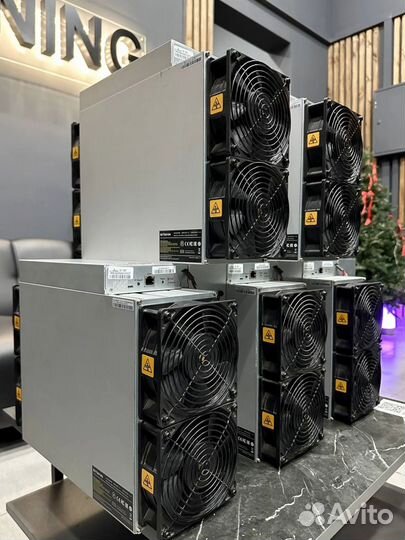 Antminer T21 190th б/у ув идеале