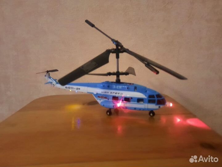Радиоуправляемый вертолет