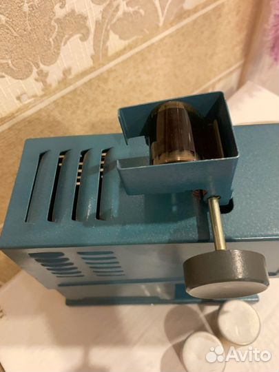 Проектор диафильмов и слайдов времён СССР