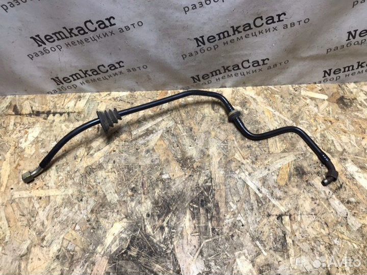 Трубка вакуумная Mercedes W126 110.989 1980