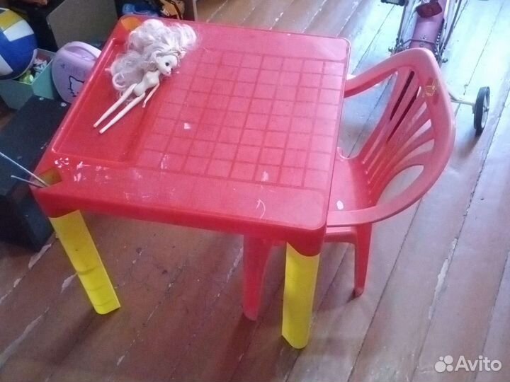 Детский стол и стул