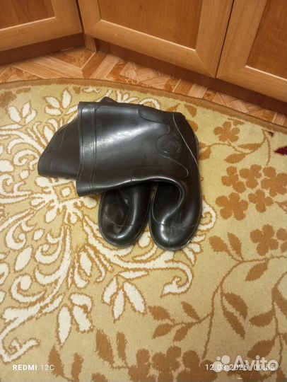 Резиновые сапоги