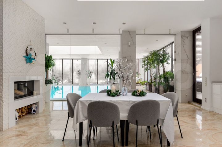 Дом 250 м² на участке 12 сот.