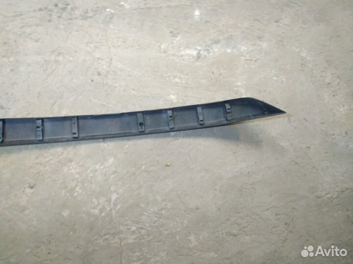 Накладка крышки багажника тоота рав4