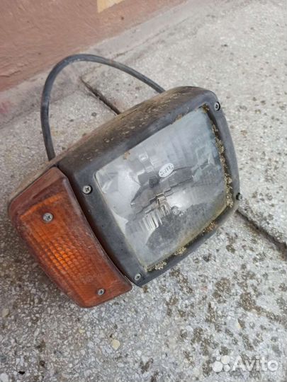 Фара на фронтальный погрузчик JCB