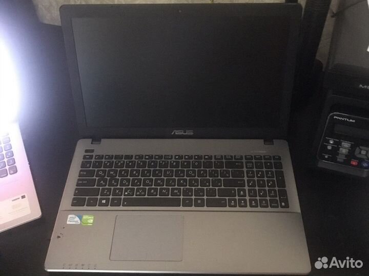 Ноутбук asus