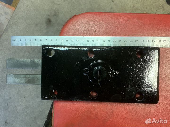 Замок гаражный