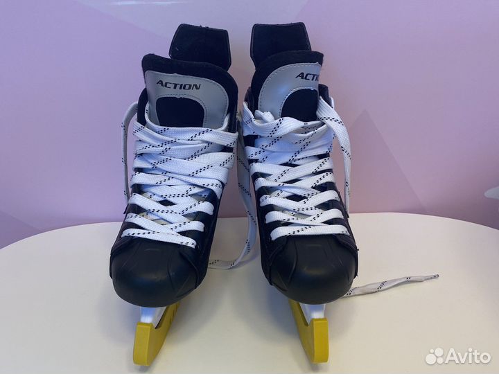 Коньки хоккейные