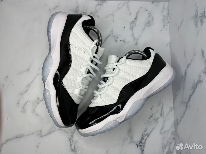 Nike air jordan 11 low
