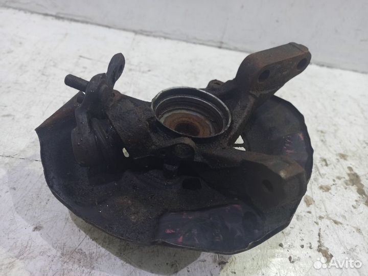 Кулак передний правый 4321133070