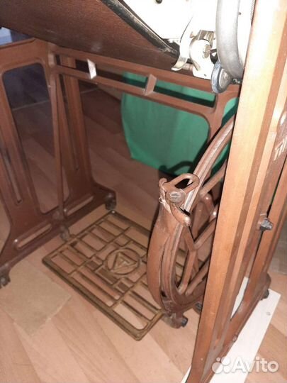 Швейная машина Tirra