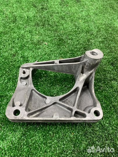 Крепление рулевой рейки Bmw 5-Series E60 N52B30