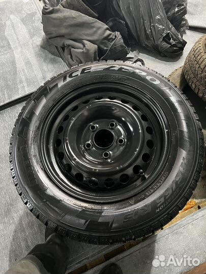 Pirelli Ice Zero 195/65 R15 на штампах