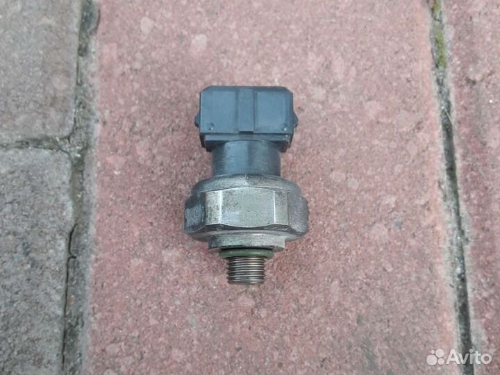 Датчик давления кондиционера Mercedes W140 W210