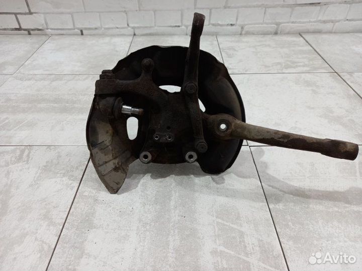 Кулак передний левый Mercedes S600 W140 120.980