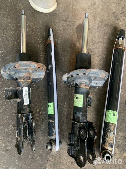 Продою стойки kia optima комплект