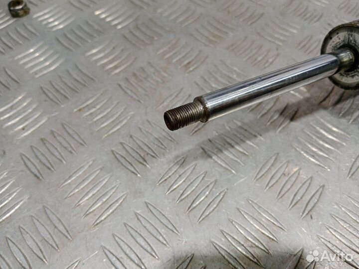 Б/У Амортизатор передний Mercedes W205 C-Kl#001