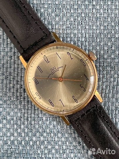 Луч СССР - золотистый - наручные мужские часы 2209