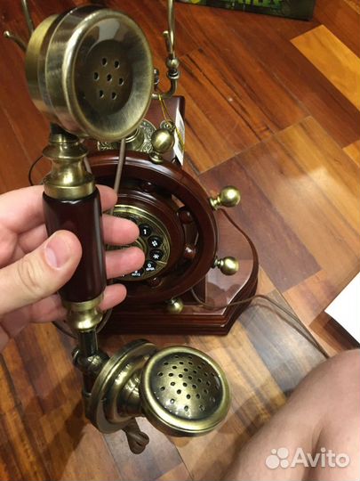 Ретро-телефон 