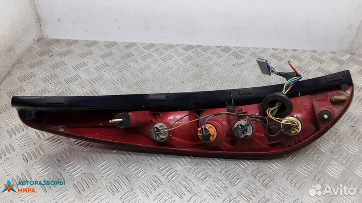 Фонарь задний правый Ford Mondeo 3 рест. 2004