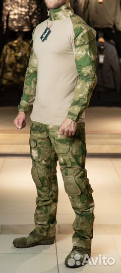 Боевой тактический костюм с наколенниками