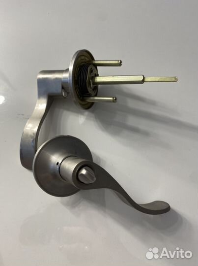 Ручка межкомнатная с защелкой