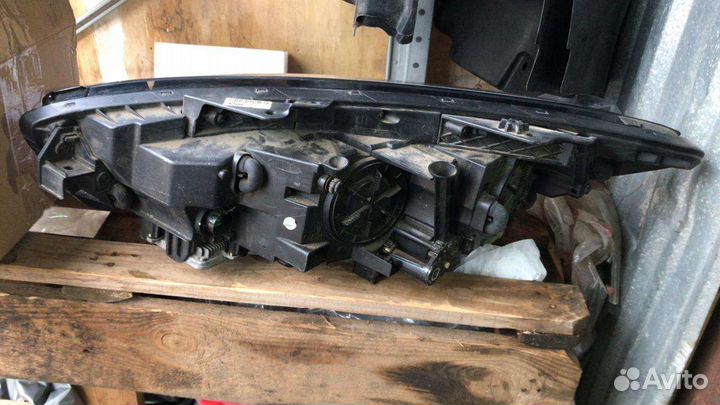 Kia Quoris фара правая full LED оригинальная