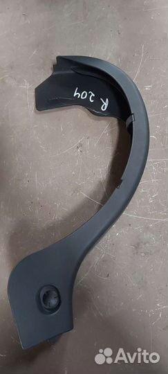 Накладка петля крышки багажника Mercedes w204