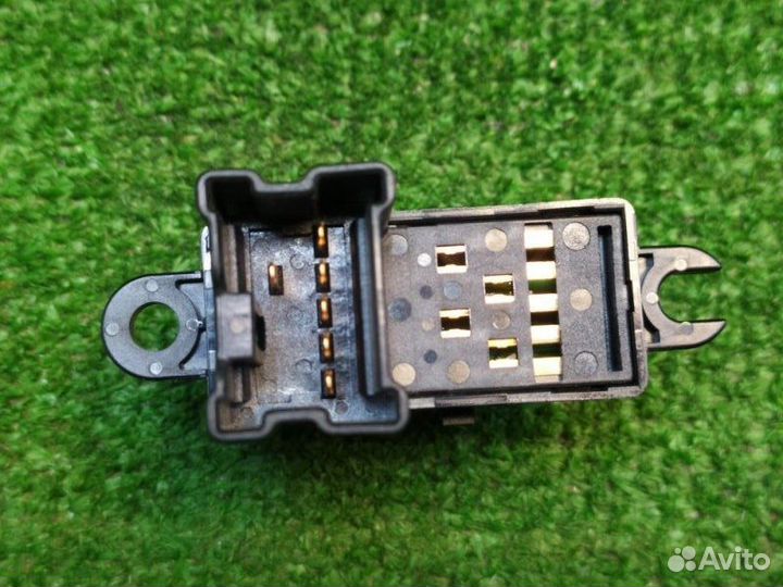 Кнопка стеклоподъемника задняя правая Nissan Note