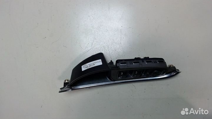 Кнопка стеклоподъемника Chevrolet Malibu, 2016