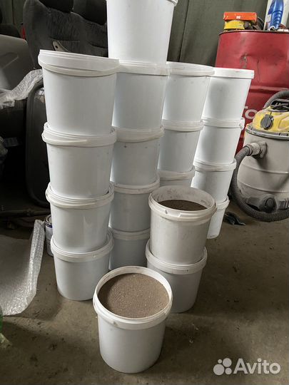 Зола древесная в ведрах