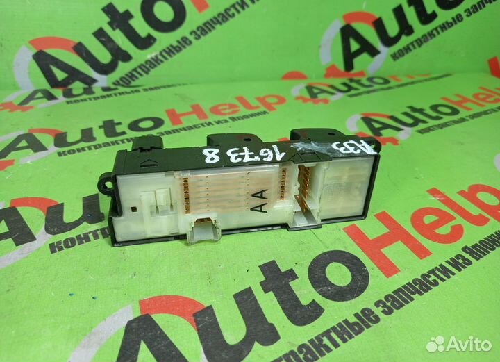 Блок стекол nissan cefiro PA33 передний правый