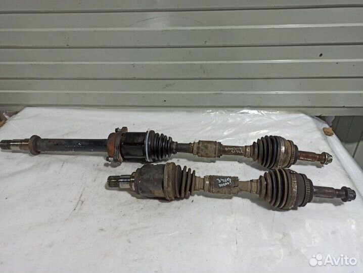 Полуось привод шрус Toyota Avensis 2 T250 лифтбек