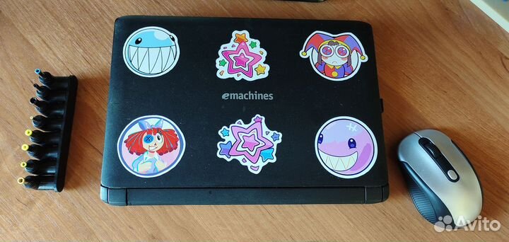 Нетбук emachines