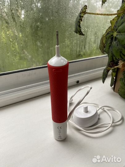 Электронная детская зубная щетка oral b