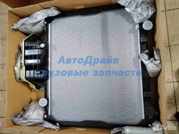 Радиатор охлаждения Ман Тга с рамкой 81061016510