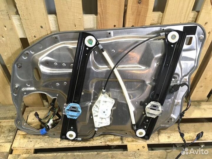 Стеклоподъемник передний левый Mercedes-Benz