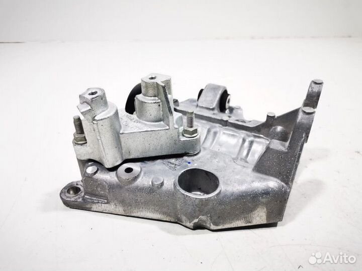 Кронштейн (крепление) Land Rover Discovery Sport