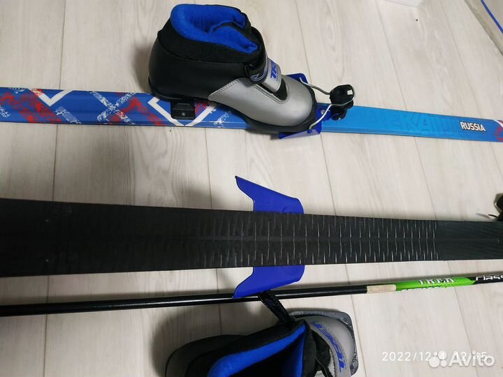 Лыжи беговые и ботинки размер 32