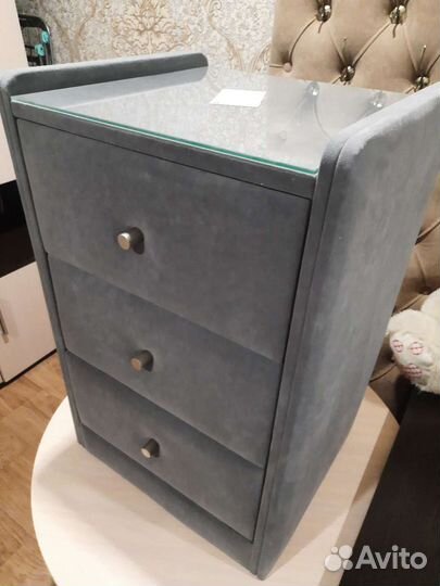 Тумба прикроватная