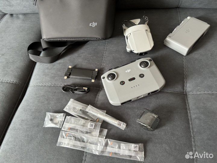 Квадрокоптер DJI Mini 2 Fly More Combo