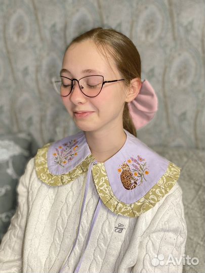 Накладной воротник с вышивкой ручной работы